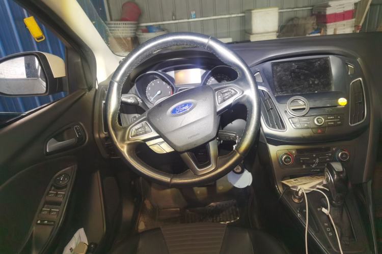 Used Ford Focus 2015 Sedan EcoBoost 180 Automatic Elite Model Steering Wheel