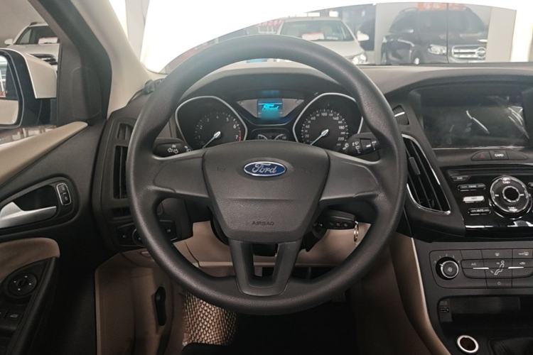 Used Ford Focus 2015 Sedan 1.6L Manual Comfort Model Steering Wheel
