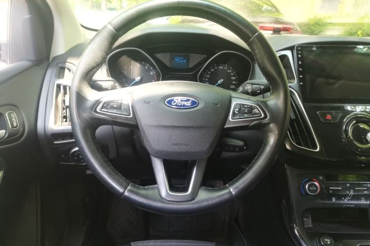 Used Ford Focus 2015 Sedan 1.6L Automatic Trend Model Steering Wheel