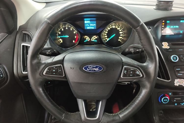 Used Ford Focus 2015 Sedan 1.6L Automatic Trend Model Steering Wheel