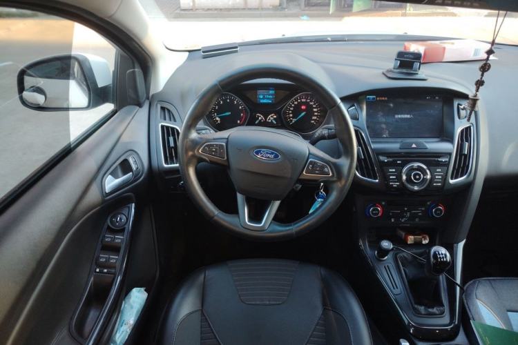Used Ford Focus 2015 Hatchback 1.6L Manual Fashion Edition Steering Wheel