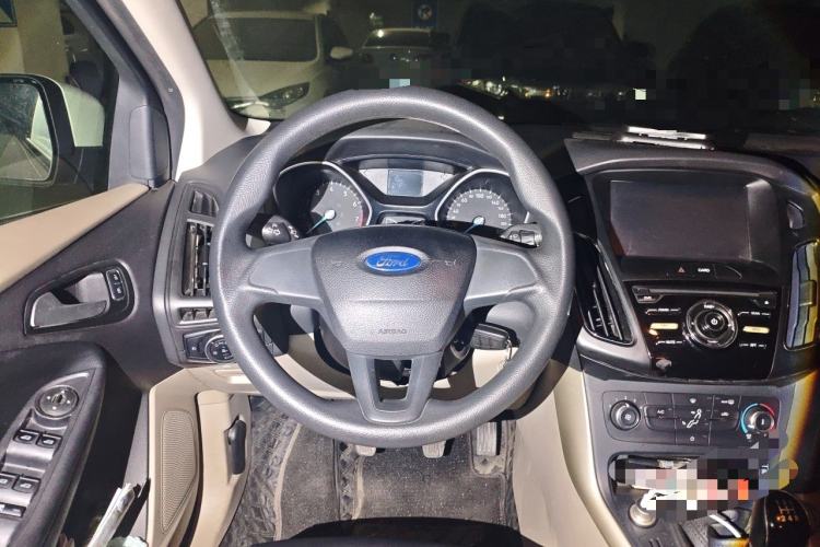 Used Ford Focus 2015 Sedan 1.6L Manual Comfort Model Steering Wheel