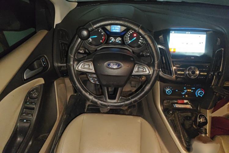 Used Ford Focus 2015 Sedan 1.6L Manual Comfort Model Steering Wheel