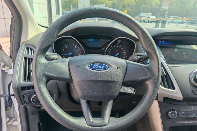 Used Ford Focus 2015 Hatchback 1.6L Automatic Comfort Model Steering Wheel