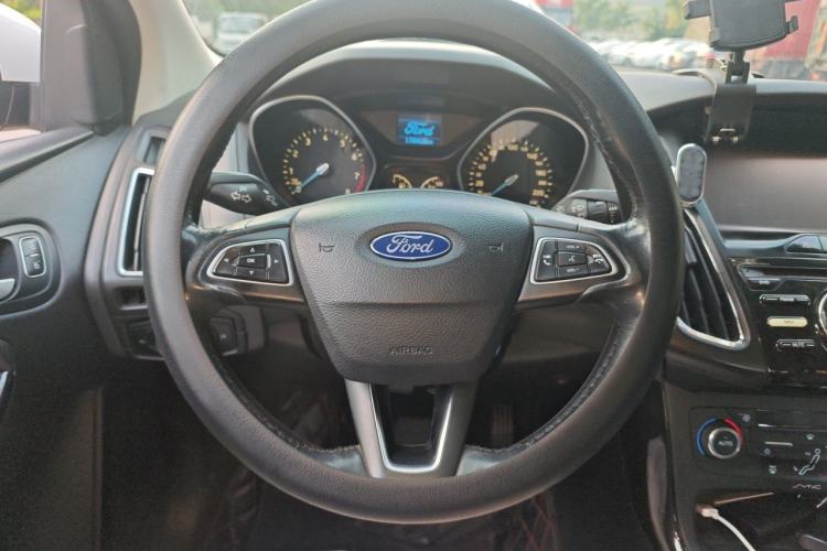 Used Ford Focus 2015 Sedan 1.6L Automatic Trend Model Steering Wheel