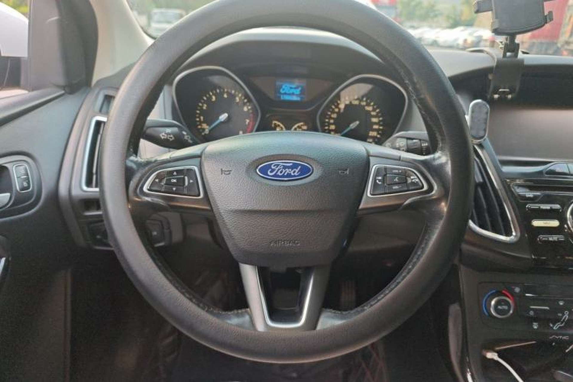 Used Ford Focus 2015 Sedan 1.6L Automatic Trend Model Steering Wheel