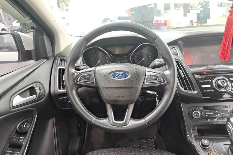 Used Ford Focus 2015 Hatchback 1.6L Automatic Fashion Edition Steering Wheel