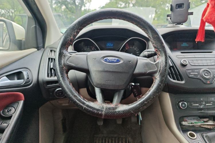 Used Ford Focus 2015 Sedan 1.6L Manual Comfort Model Steering Wheel