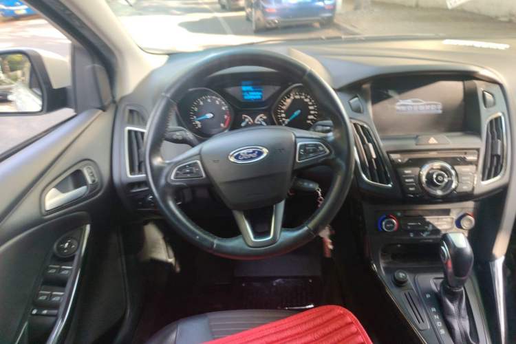 Used Ford Focus 2015 Sedan 1.6L Automatic Trend Model Steering Wheel