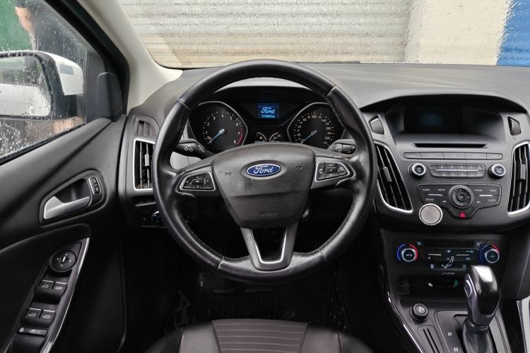 Used Ford Focus 2015 Hatchback 1.6L Automatic Fashion Edition Steering Wheel