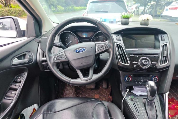Used Ford Focus 2015 Sedan 1.6L Automatic Trend Model Steering Wheel