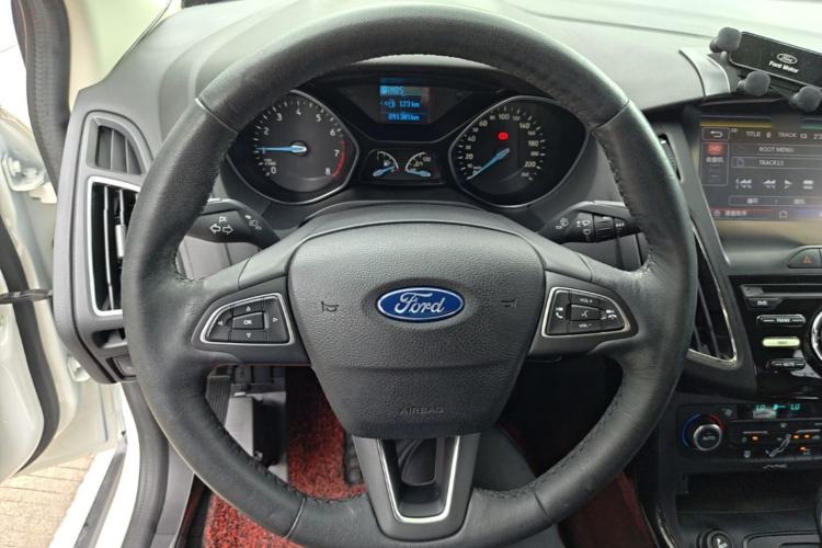 Used Ford Focus 2015 Sedan 1.6L Automatic Trend Model Steering Wheel