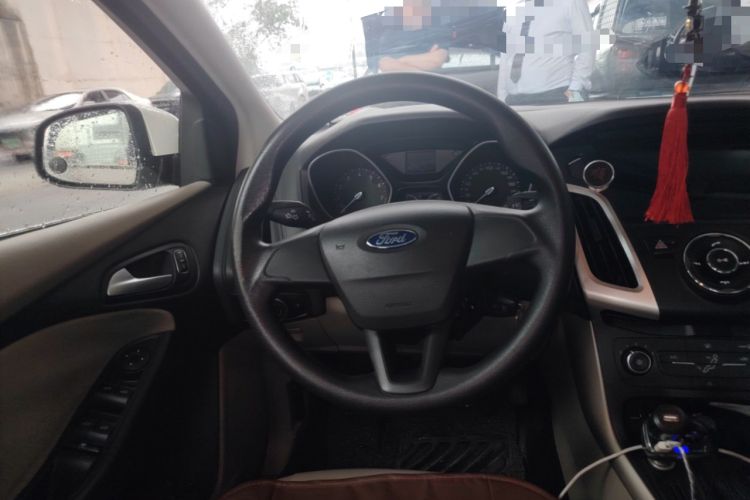 Used Ford Focus 2015 Sedan 1.6L Manual Comfort Model Steering Wheel