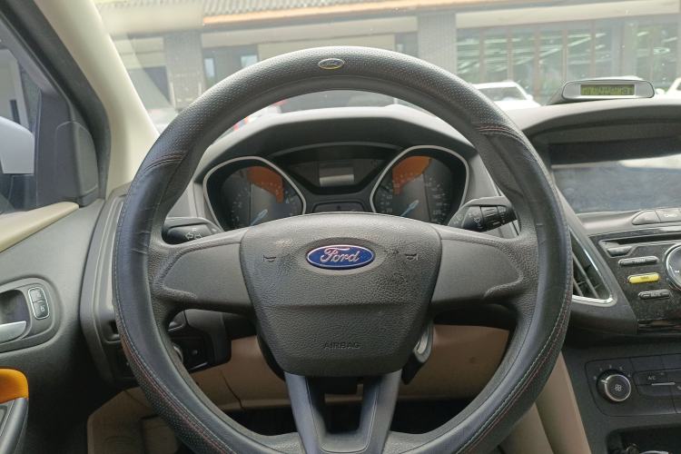 Used Ford Focus 2015 Sedan 1.6L Manual Comfort Model Steering Wheel