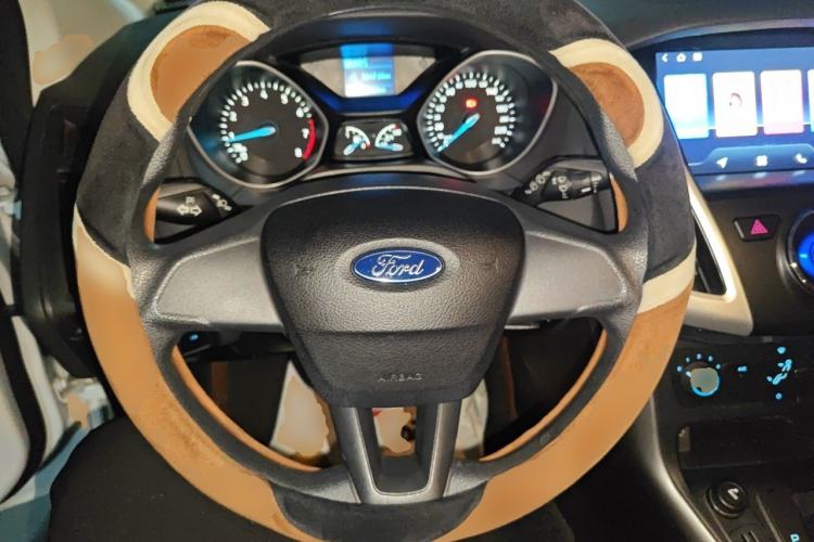 Used Ford Focus 2015 Hatchback 1.6L Automatic Comfort Model Steering Wheel
