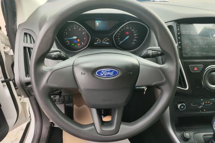 Used Ford Focus 2015 Hatchback 1.6L Automatic Comfort Model Steering Wheel