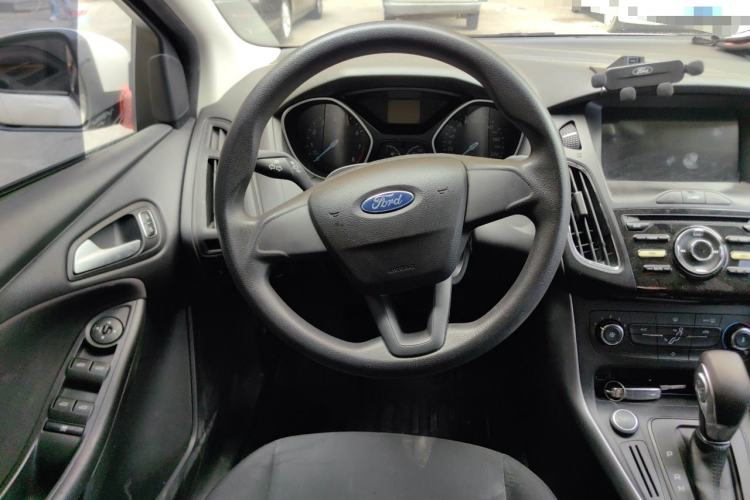Used Ford Focus 2015 Hatchback 1.6L Automatic Comfort Model Steering Wheel