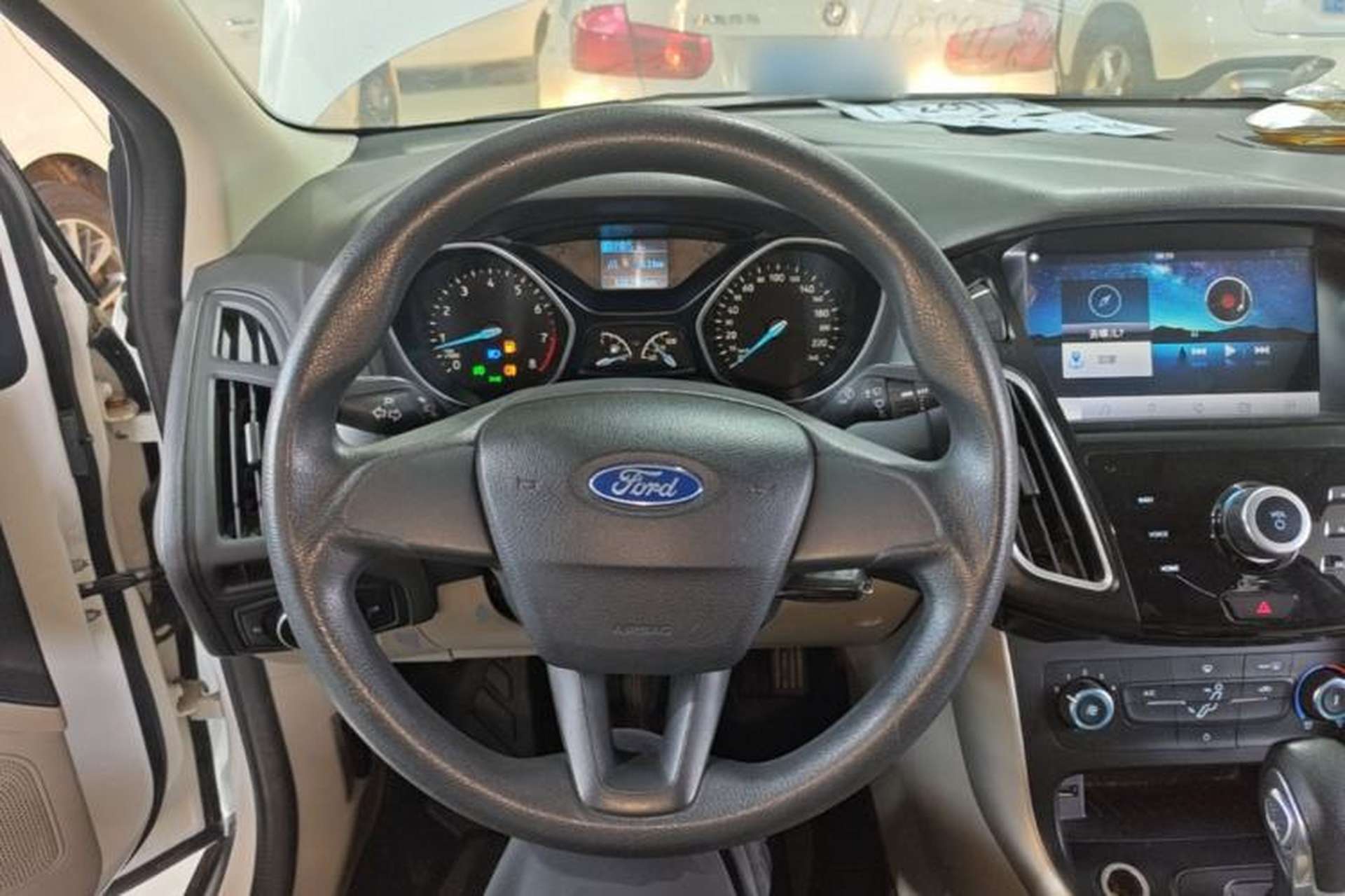 Used Ford Focus 2015 Sedan 1.6L Automatic Comfort Model Steering Wheel