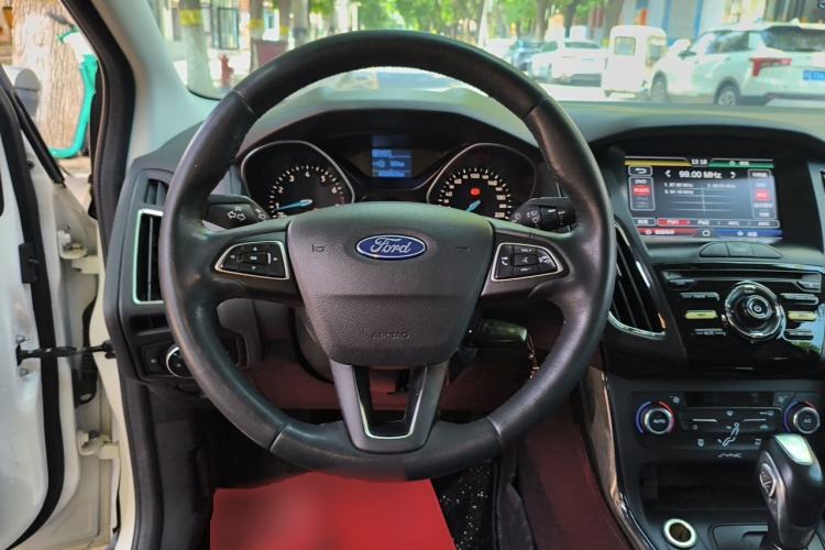Used Ford Focus 2015 Sedan 1.6L Automatic Trend Model Steering Wheel