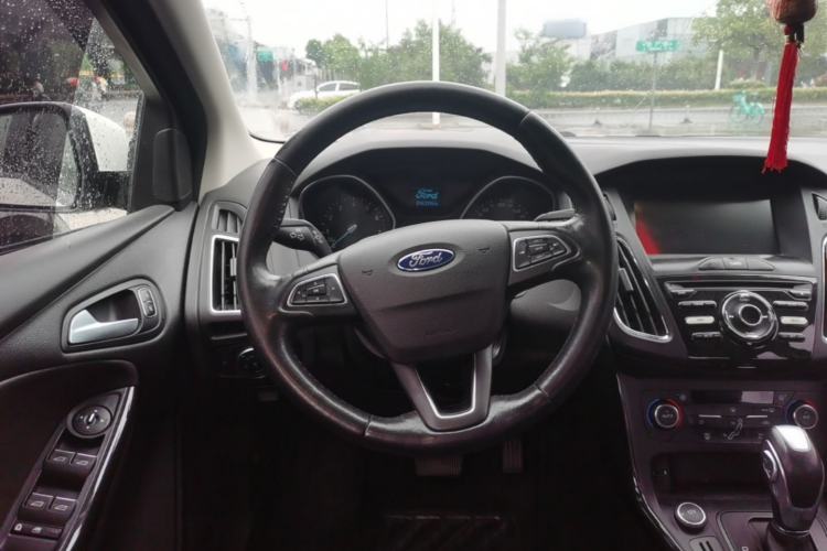 Used Ford Focus 2015 Sedan 1.6L Automatic Trend Model Steering Wheel