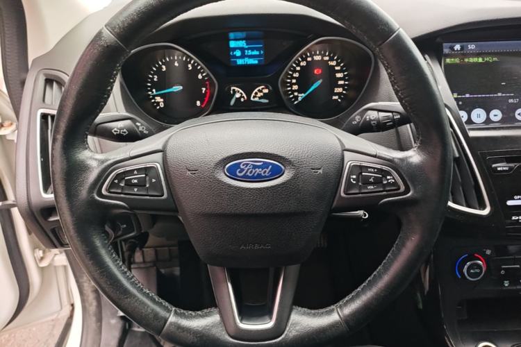 Used Ford Focus 2015 Sedan 1.6L Automatic Trend Model Steering Wheel