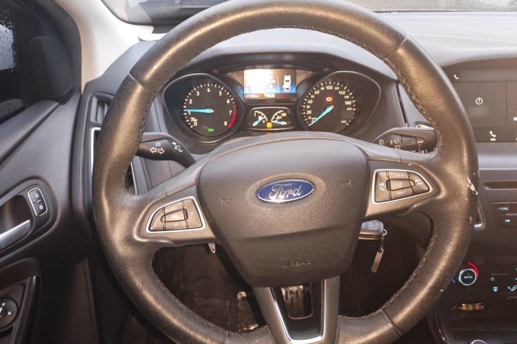 Used Ford Focus 2015 Sedan EcoBoost 180 Automatic Elite Model Steering Wheel