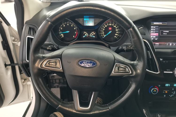 Used Ford Focus 2015 Sedan 1.6L Automatic Trend Model Steering Wheel