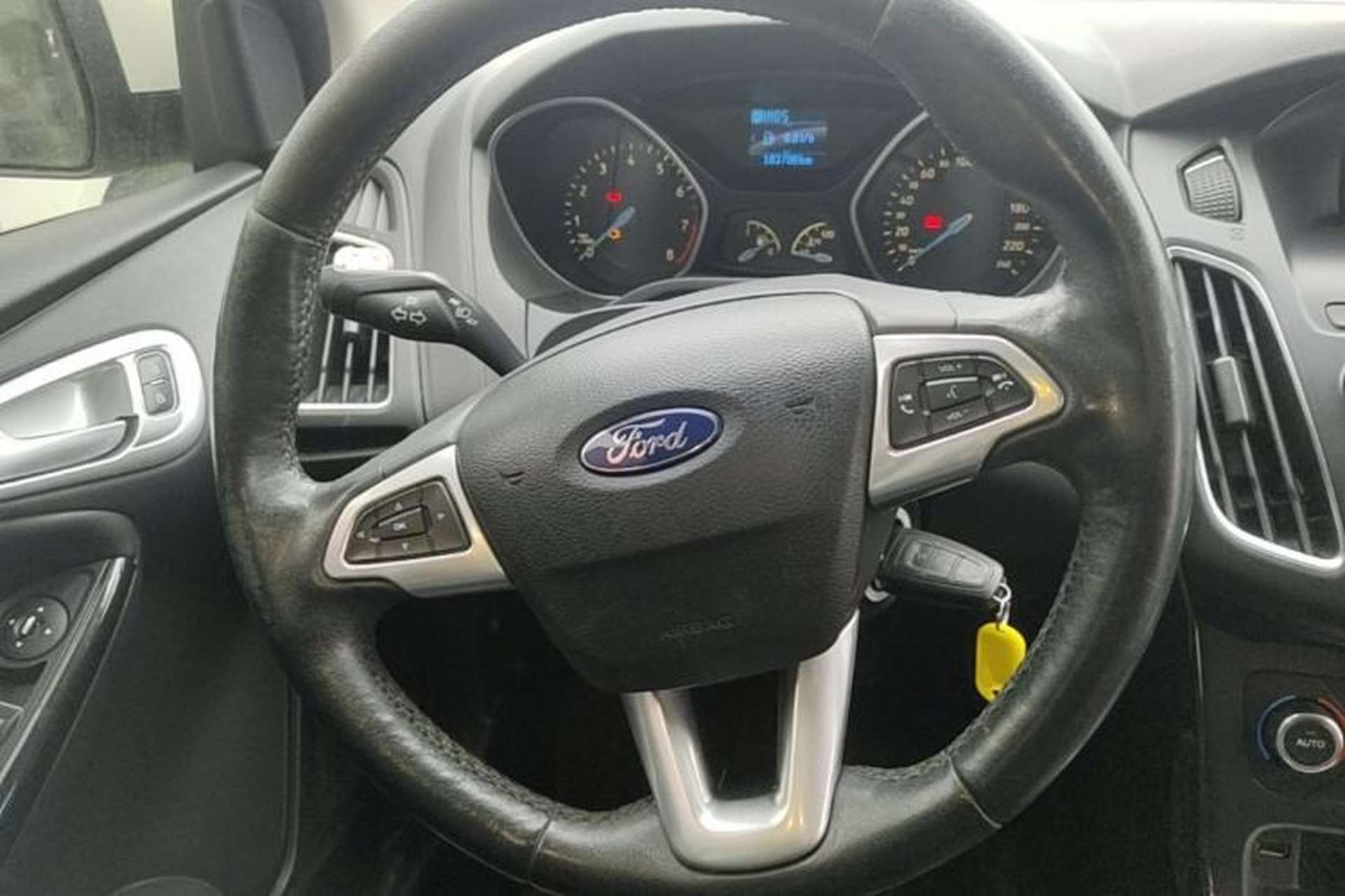 Used Ford Focus 2015 Hatchback EcoBoost 125 Automatic Supreme Style Edition Steering Wheel