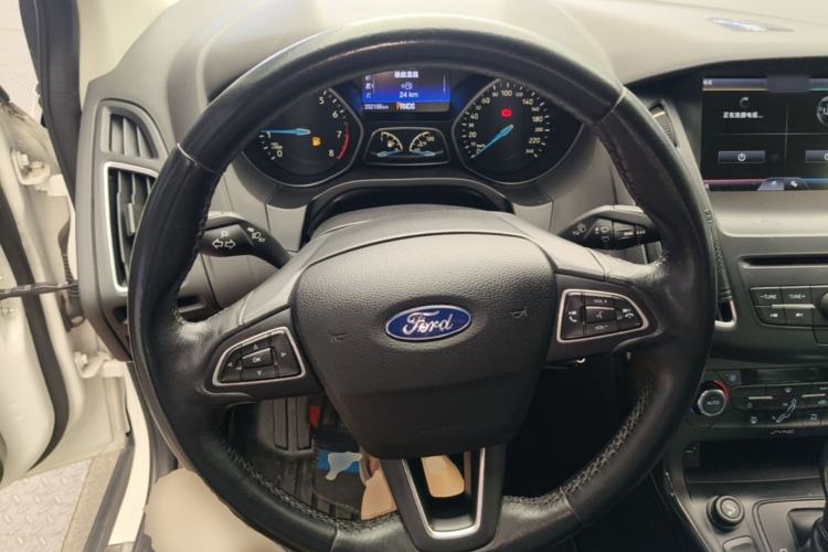 Used Ford Focus 2015 Sedan EcoBoost 180 Automatic Elite Model Steering Wheel