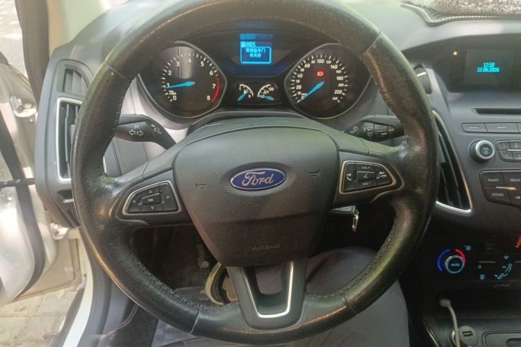 Used Ford Focus 2015 Sedan 1.6L Automatic Trend Model Steering Wheel