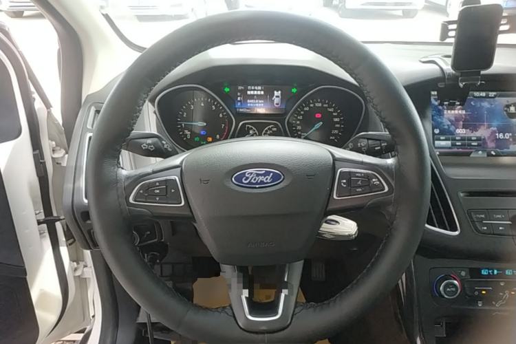 Used Ford Focus 2015 Sedan EcoBoost 180 Automatic Elite Model Steering Wheel