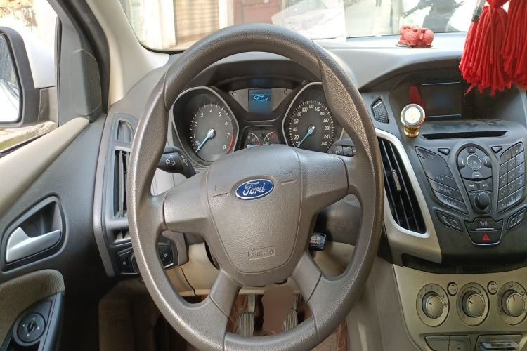 Used Ford Focus 2015 Sedan 1.6L Manual Comfort Model Steering Wheel