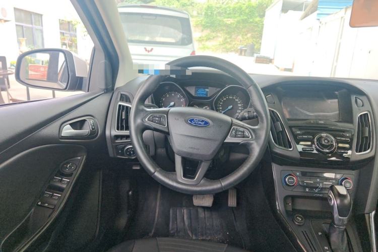 Used Ford Focus 2015 Hatchback 1.6L Automatic Fashion Edition Steering Wheel