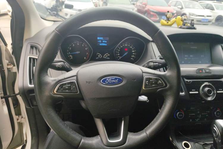 Used Ford Focus 2015 Sedan 1.6L Automatic Trend Model Steering Wheel