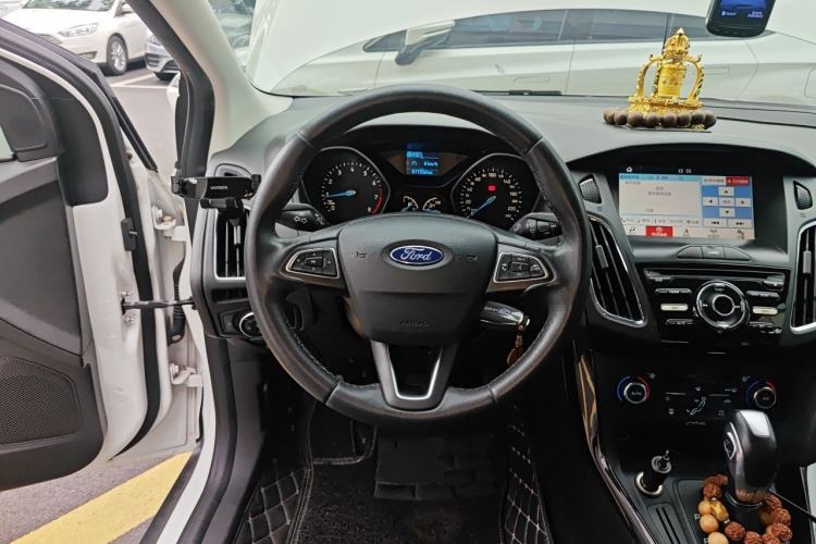 Used Ford Focus 2015 Sedan 1.6L Automatic Trend Model Steering Wheel