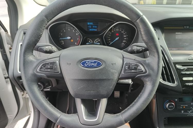 Used Ford Focus 2015 Sedan 1.6L Automatic Trend Model Steering Wheel