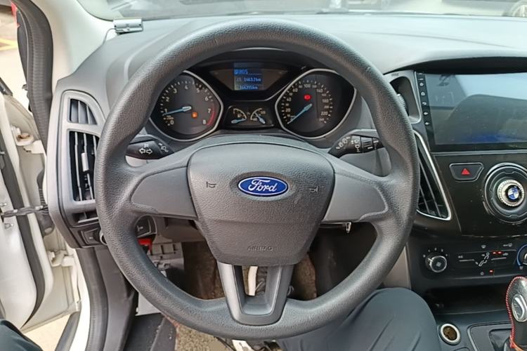 Used Ford Focus 2015 Hatchback 1.6L Automatic Comfort Model Steering Wheel