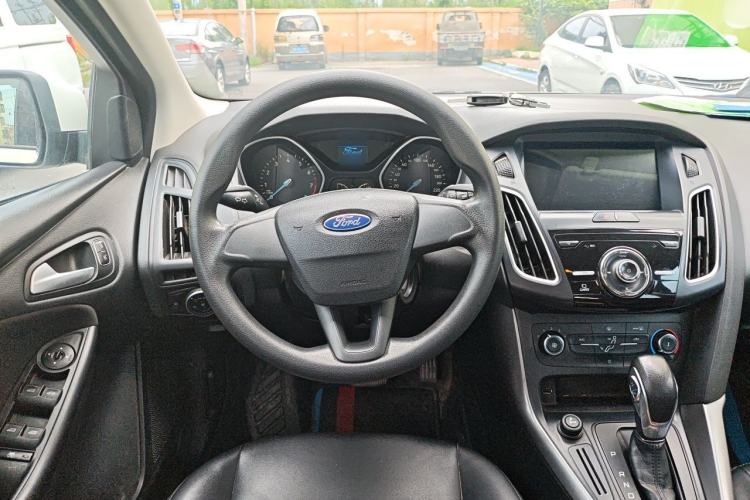 Used Ford Focus 2015 Hatchback 1.6L Automatic Comfort Model Steering Wheel