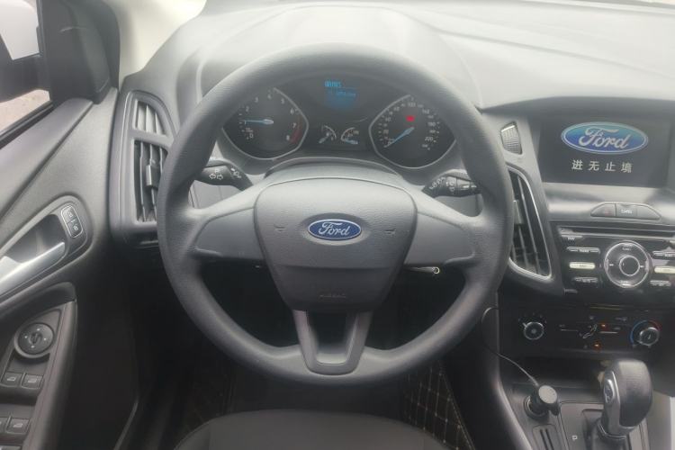 Used Ford Focus 2015 Hatchback 1.6L Automatic Comfort Model Steering Wheel