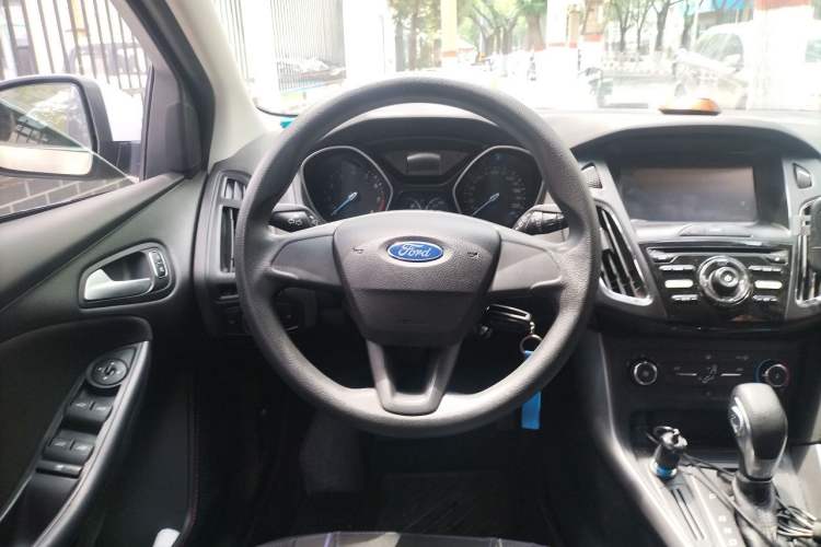 Used Ford Focus 2015 Hatchback 1.6L Automatic Comfort Model Steering Wheel