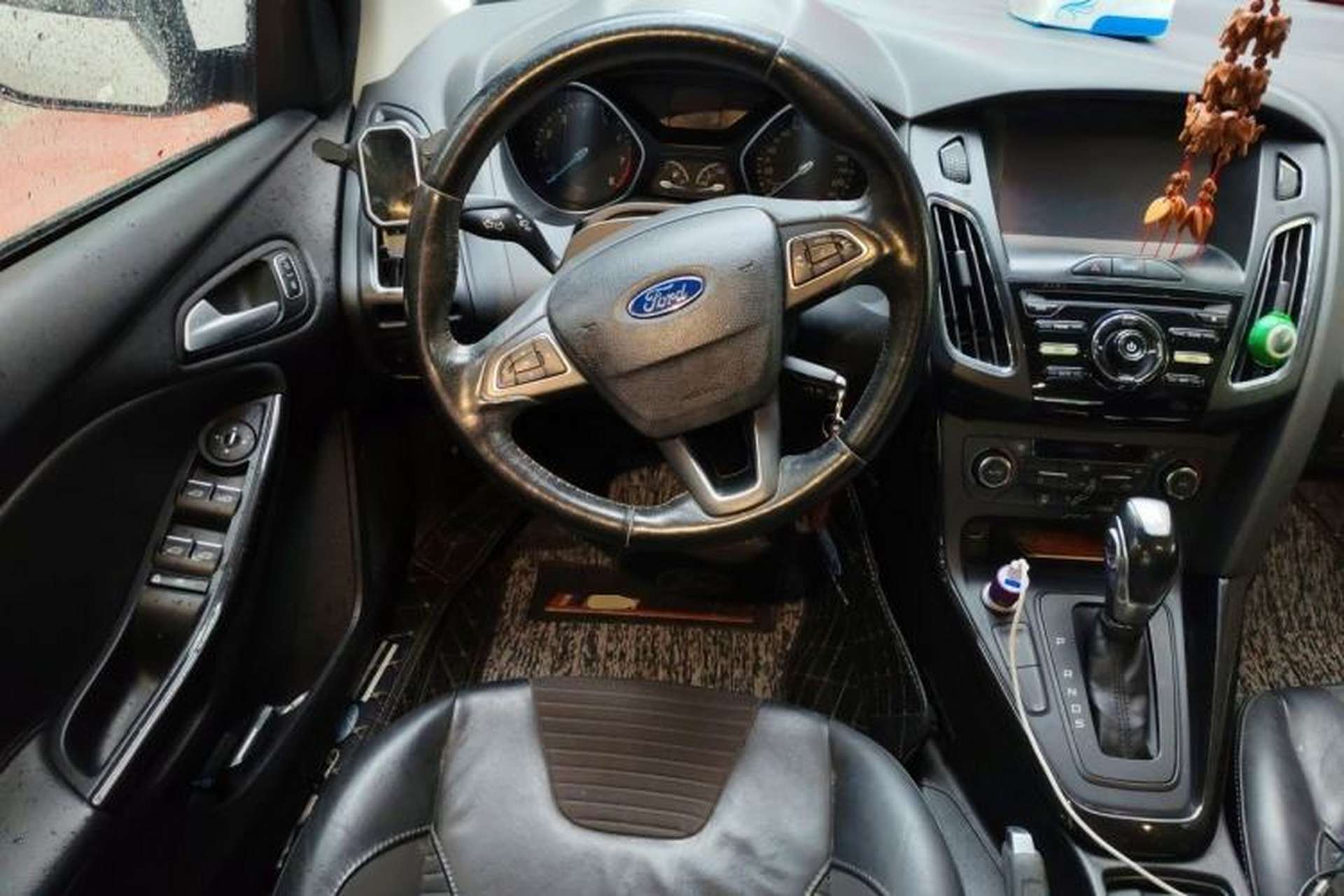 Used Ford Focus 2015 Sedan EcoBoost 125 Automatic Supreme Style Edition Steering Wheel