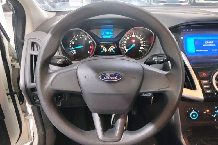 Used Ford Focus 2015 Hatchback 1.6L Manual Comfort Edition Steering Wheel