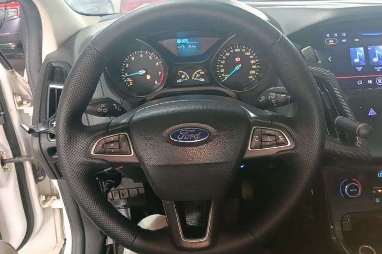 Used Ford Focus 2015 Sedan 1.6L Automatic Trend Model Steering Wheel