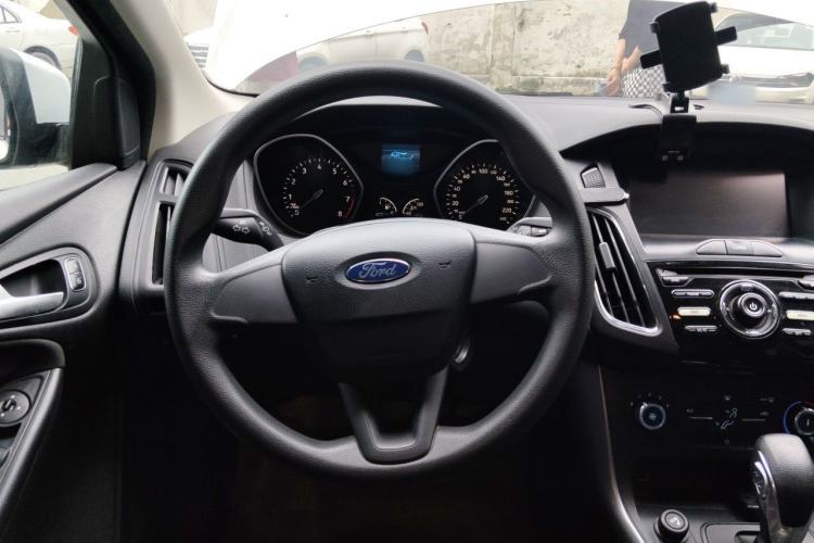 Used Ford Focus 2015 Hatchback 1.6L Automatic Comfort Model Steering Wheel