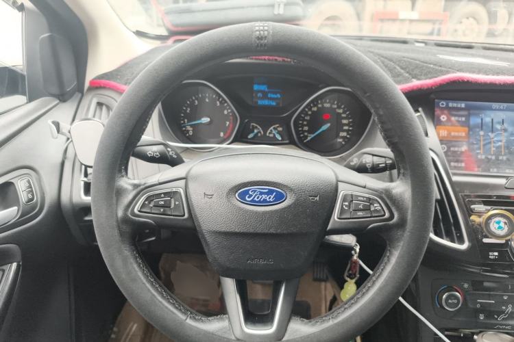 Used Ford Focus 2015 Sedan 1.6L Automatic Trend Model Steering Wheel