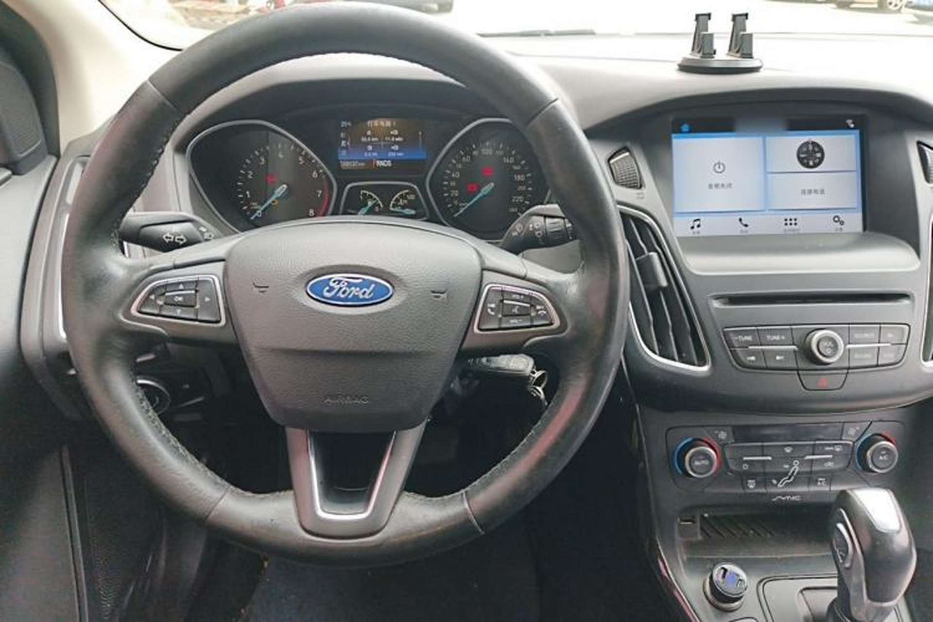 Used Ford Focus 2015 Sedan EcoBoost 180 Automatic Elite Model Steering Wheel