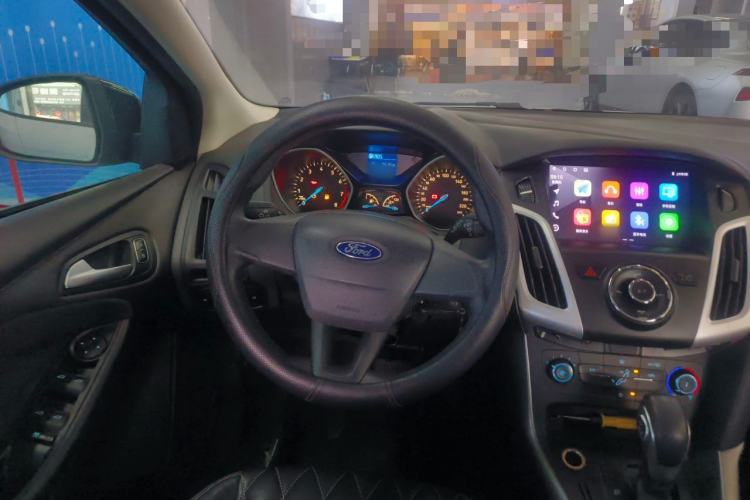 Used Ford Focus 2015 Hatchback 1.6L Automatic Comfort Model Steering Wheel