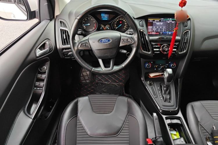 Used Ford Focus 2015 Hatchback 1.6L Automatic Fashion Edition Steering Wheel