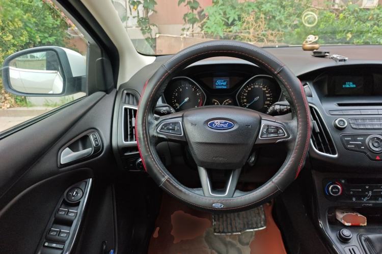 Used Ford Focus 2015 Hatchback 1.6L Manual Fashion Edition Steering Wheel