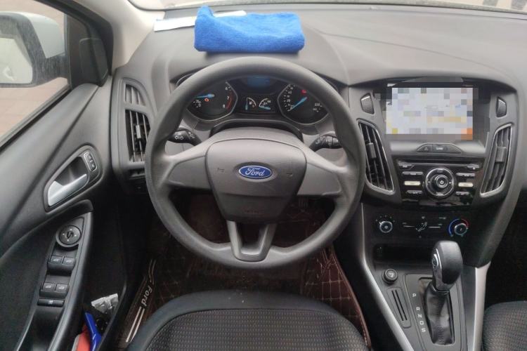 Used Ford Focus 2015 Hatchback 1.6L Automatic Comfort Model Steering Wheel